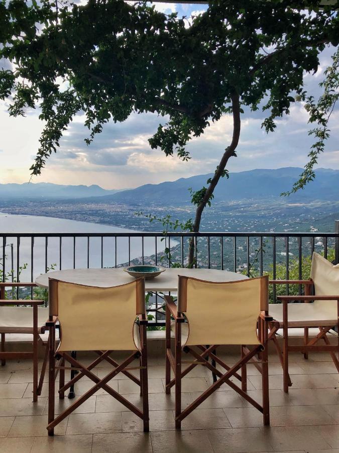 Gaia Guest House Каламата Экстерьер фото