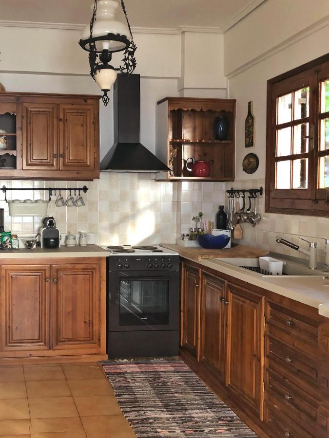 Gaia Guest House Каламата Экстерьер фото