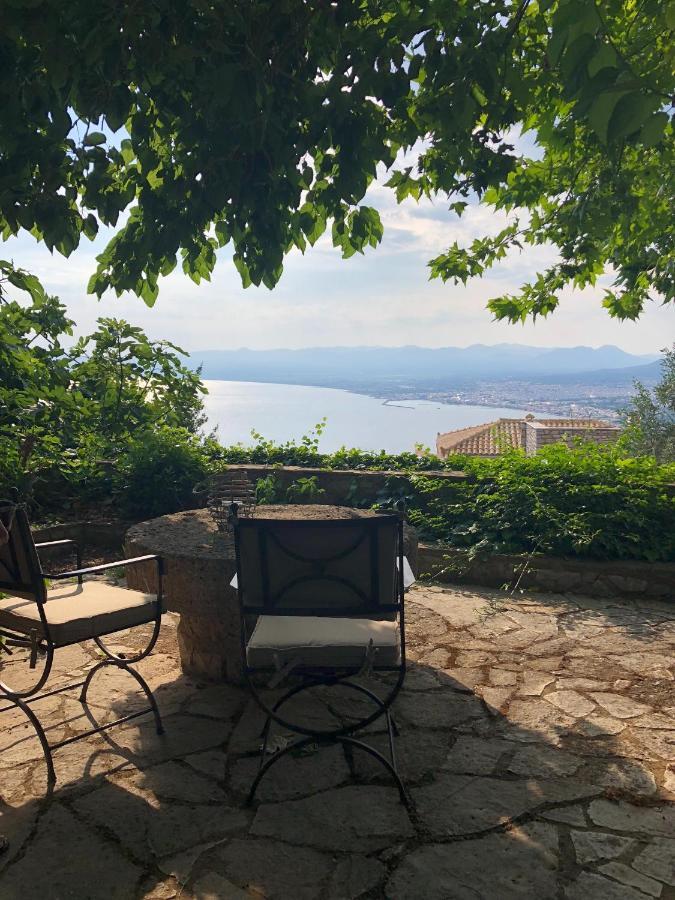 Gaia Guest House Каламата Экстерьер фото