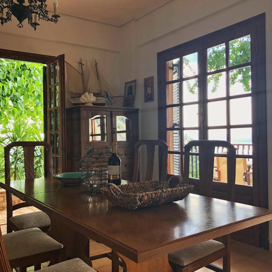 Gaia Guest House Каламата Экстерьер фото
