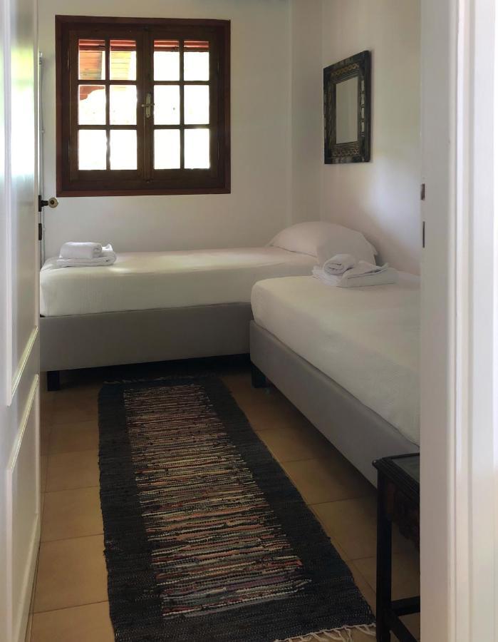 Gaia Guest House Каламата Экстерьер фото