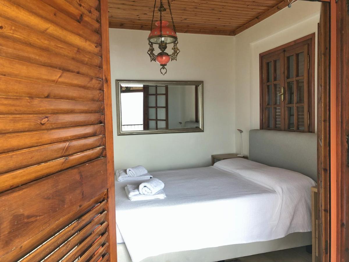 Gaia Guest House Каламата Экстерьер фото