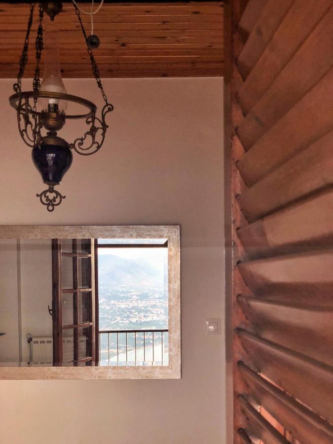 Gaia Guest House Каламата Экстерьер фото