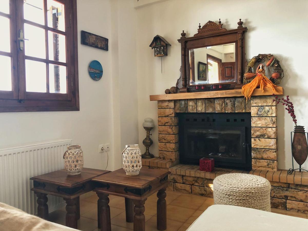 Gaia Guest House Каламата Экстерьер фото