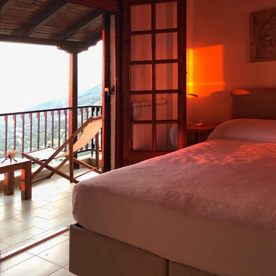 Gaia Guest House Каламата Экстерьер фото